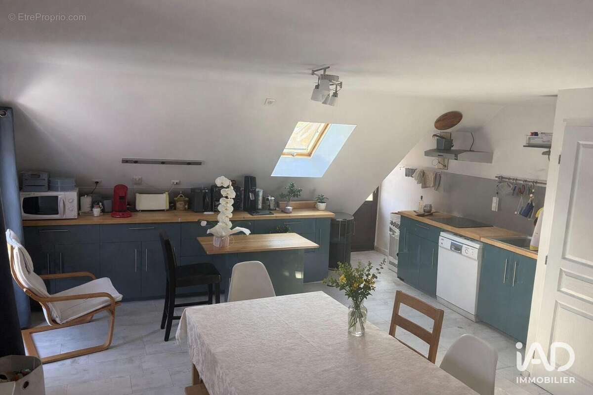 Photo 2 - Commerce à MENS