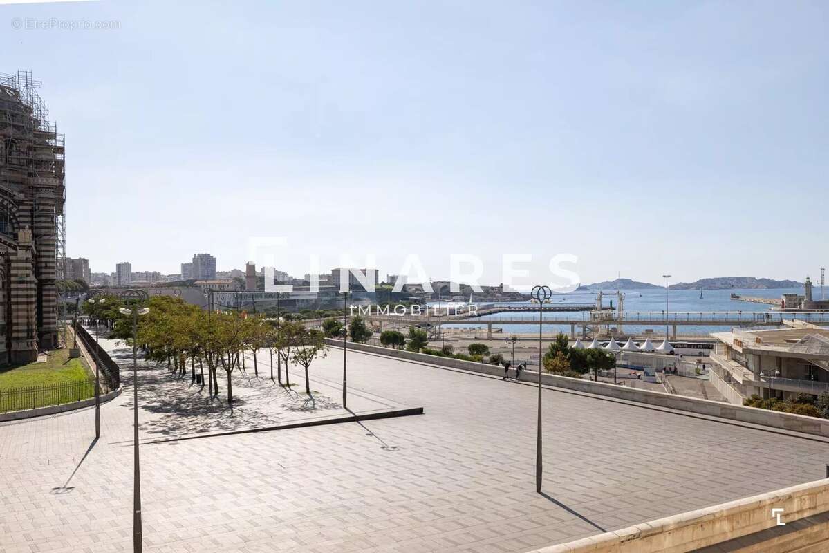 Appartement à MARSEILLE-2E