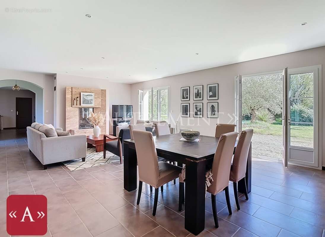 Maison à SAINT-SULPICE