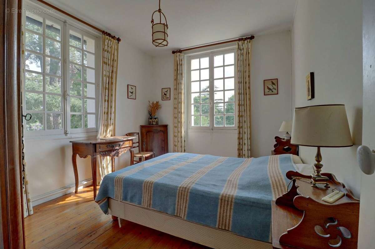 Maison à LA QUEUE-LES-YVELINES