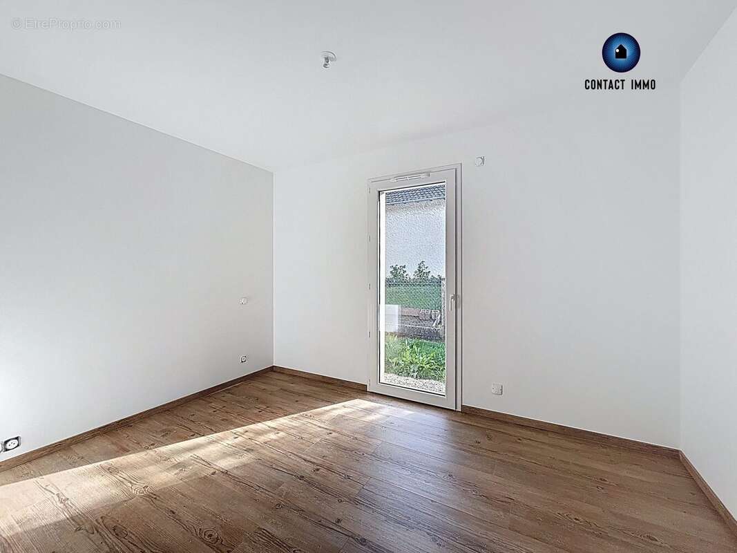 Maison à SAINT-PANTALEON-DE-LARCHE