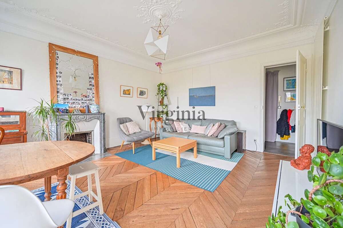 Appartement à CHARENTON-LE-PONT