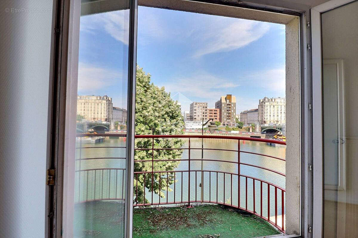 Appartement à L'ILE-SAINT-DENIS
