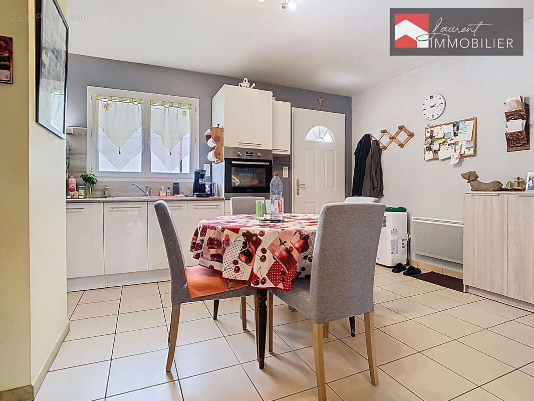 Maison à PONT-DE-VAUX