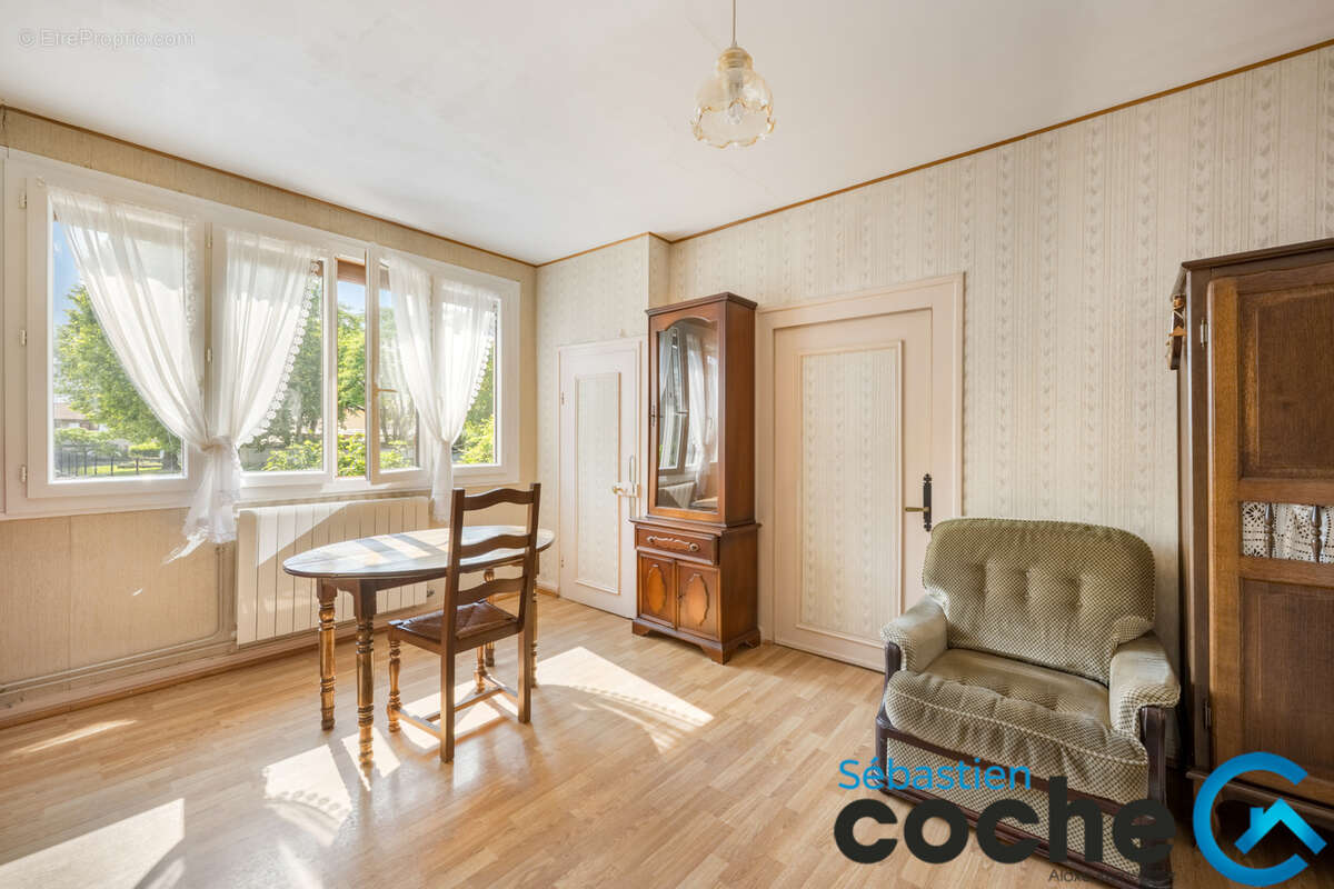 Appartement à SAINT-BONNET-DE-MURE