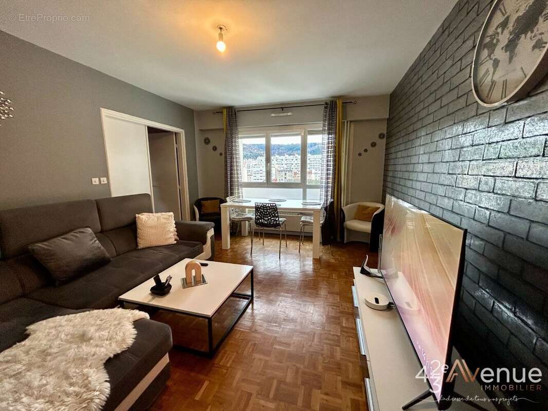 Appartement à SAINT-ETIENNE