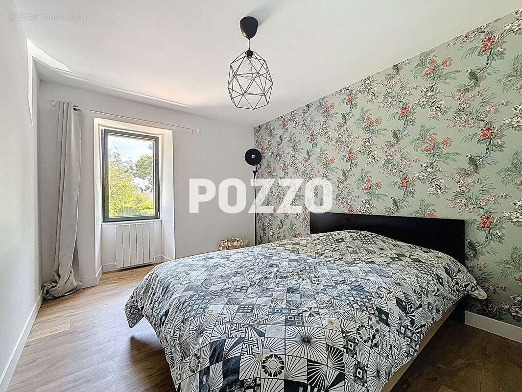 Maison à SAINT-PLANCHERS