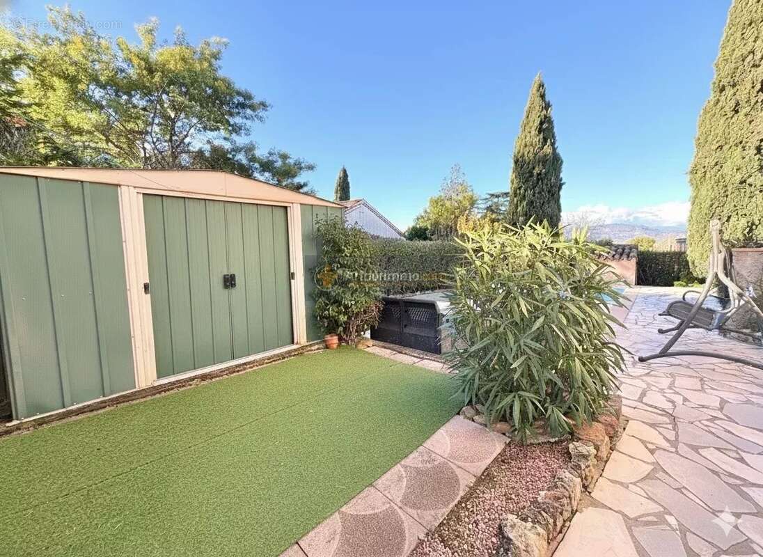 Maison à ROQUEBRUNE-SUR-ARGENS