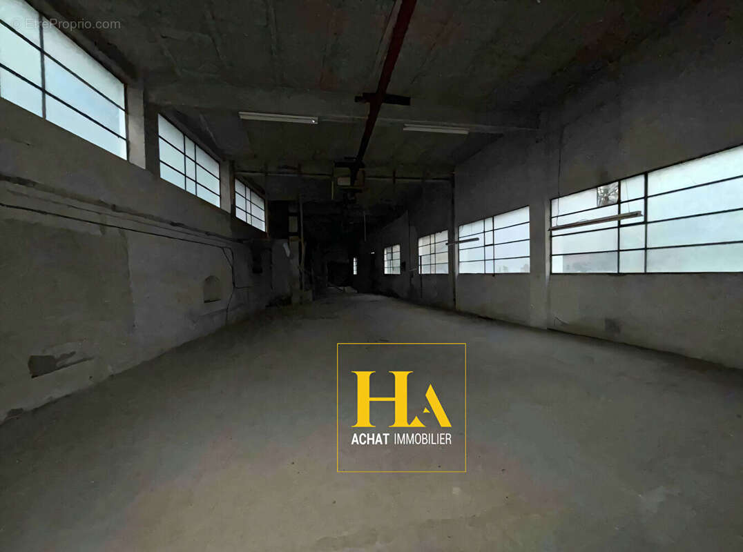 Commerce à SAINT-BARTHELEMY-DE-VALS