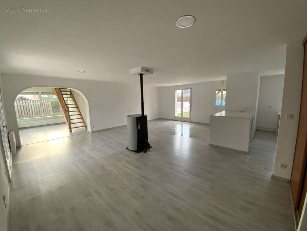 Maison à ANGERVILLE-LA-CAMPAGNE