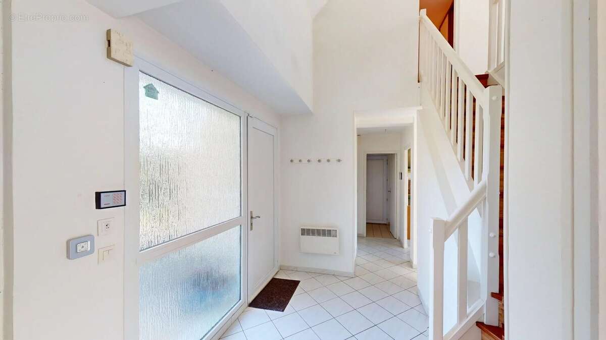 Maison à SAINT-NOM-LA-BRETECHE