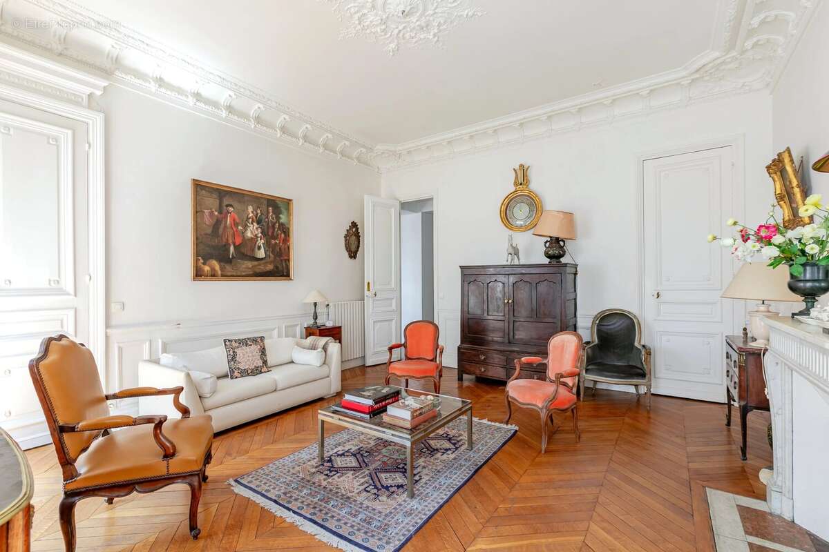 Monceau.  Appartement  lumineux de 4 pièces de 117m² en étage élevé. - photo 8