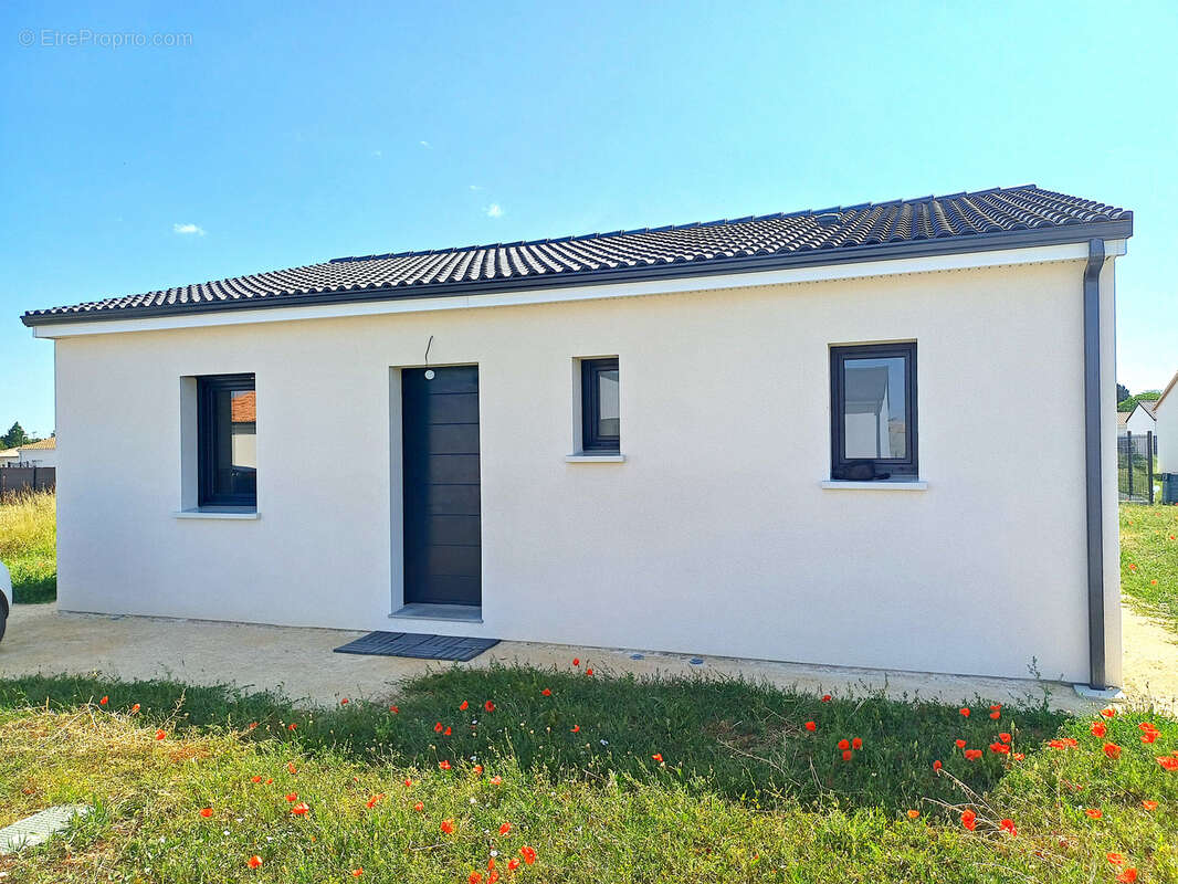 Maison à NEUVILLE-DE-POITOU