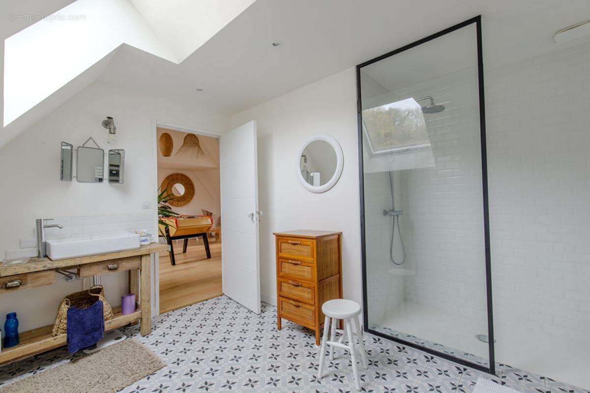 Maison à FOLLAINVILLE-DENNEMONT