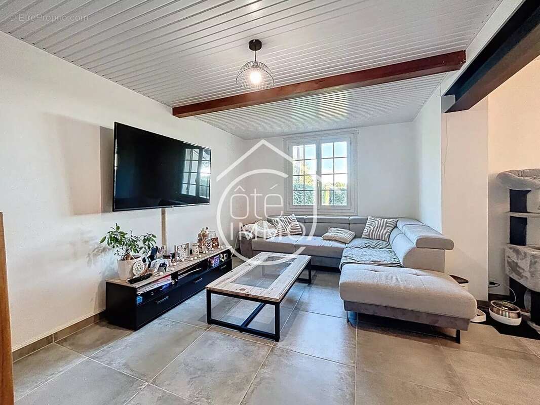 Maison à SAINT-PHILIPPE-D&#039;AIGUILLE