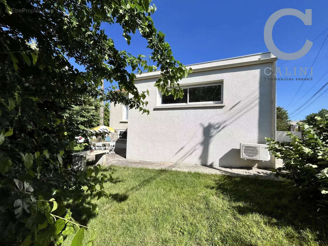 Maison à LA CALMETTE