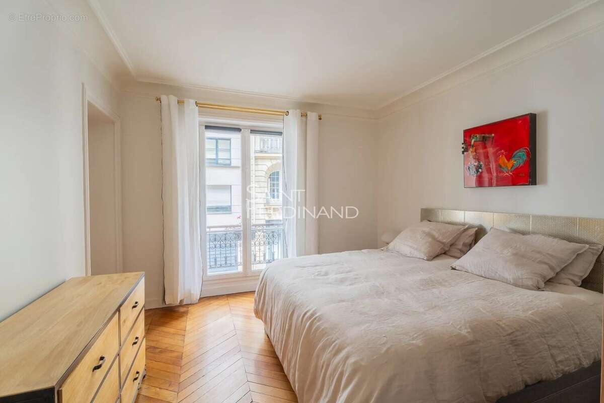 Appartement à PARIS-8E