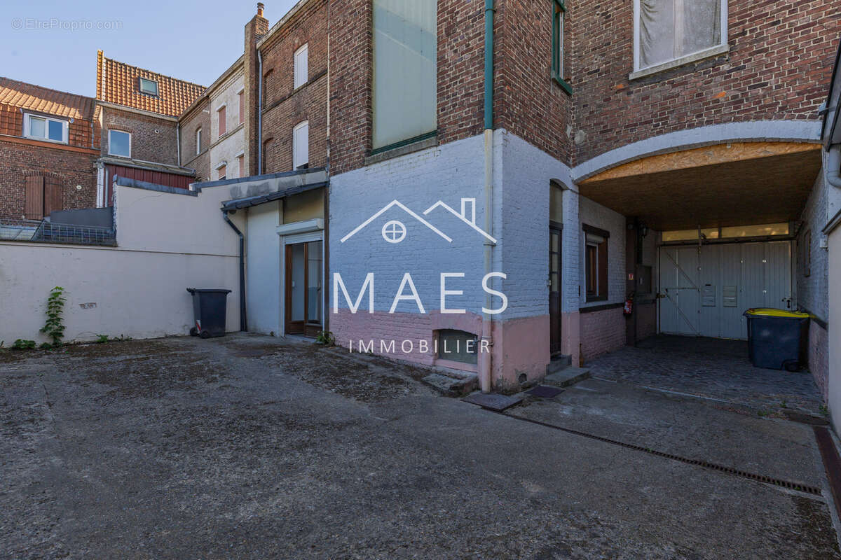 Loos - immeuble de rapport - 5 appartements - 3 garages - photo 10