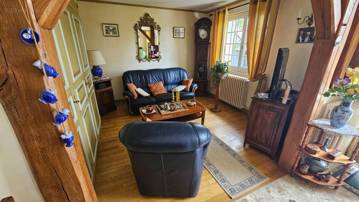 Maison à HOUDAN
