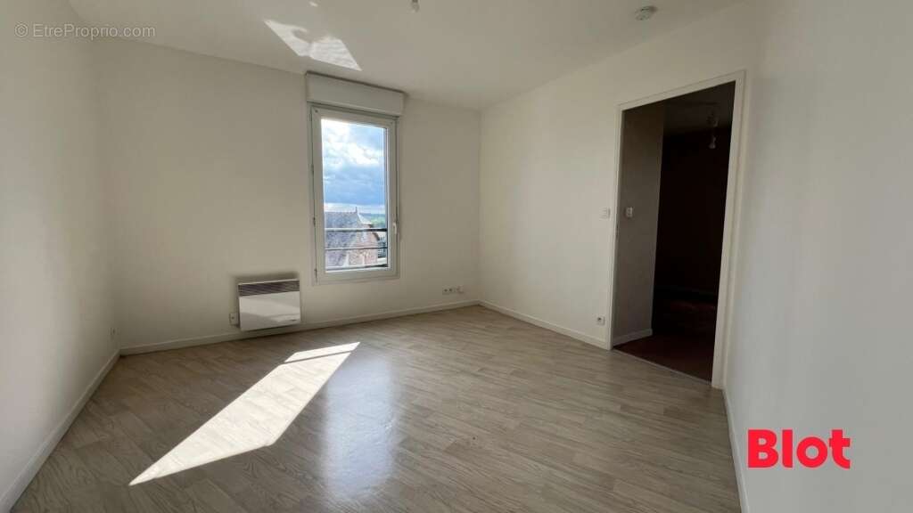 Appartement à ORGERES