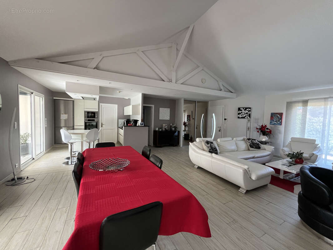 Bourg du CELLIER -  Belle maison plain pied  - 200 m2 - 8 pièces - piscine - photo 3