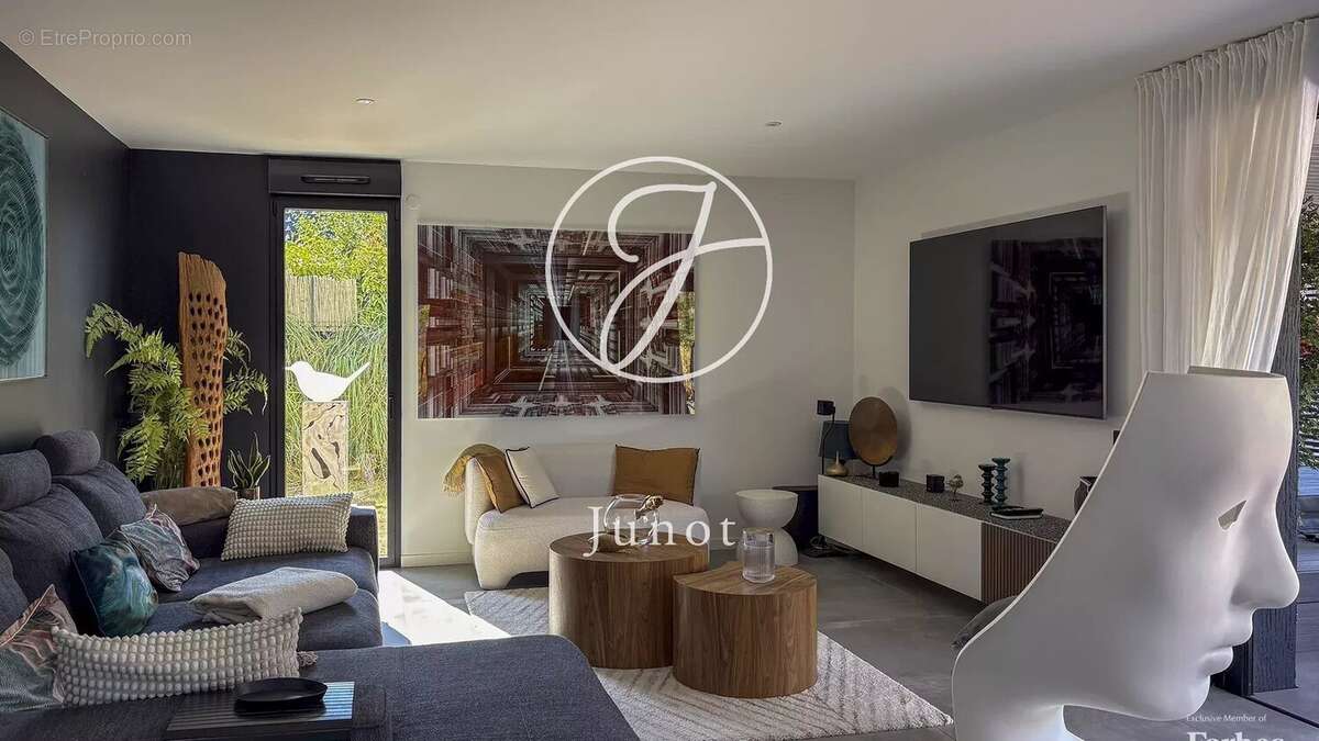 Templeuve-en-pévèle - Maison d’architecte de 2022 - 217m²  Loi carrez - 4 Chambres - Spa - Piscine - Jardin - Garage - photo 3