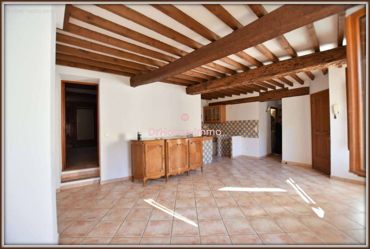 Appartement à LORGUES