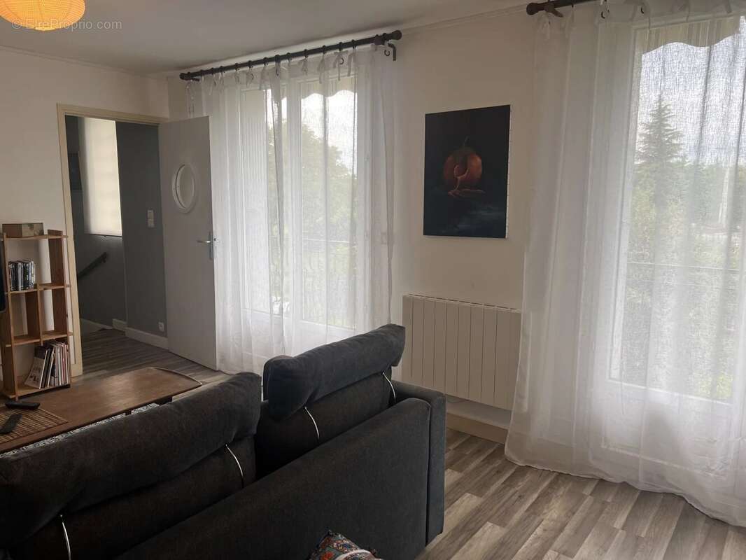 Maison à CHEVRIERES