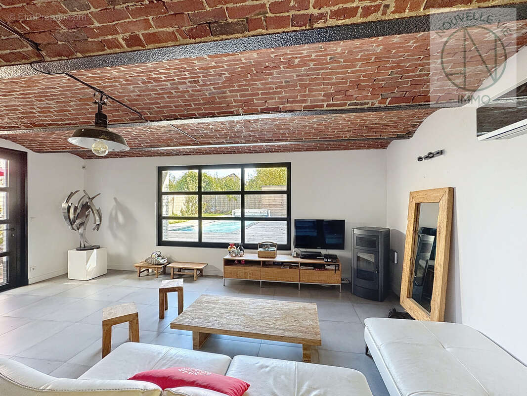 Maison à GONDECOURT