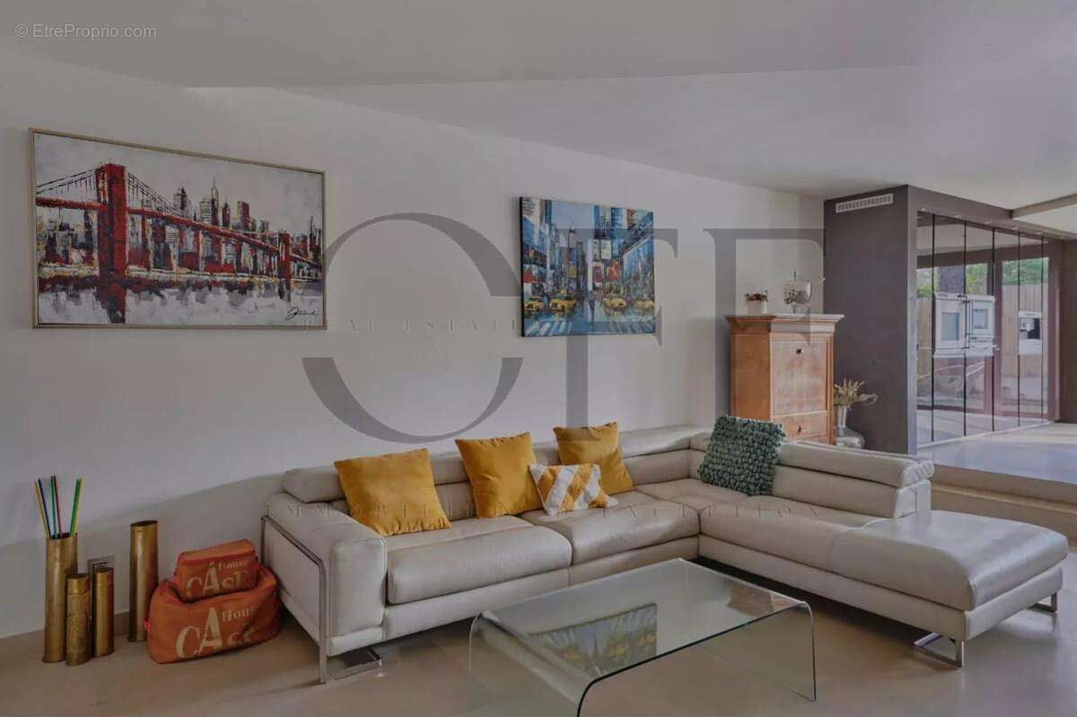 Appartement à MARSEILLE-7E