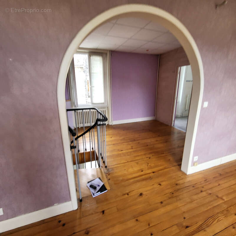 Immeuble RIOM-ES-MONTAGNES, idéal investisseur - photo 16