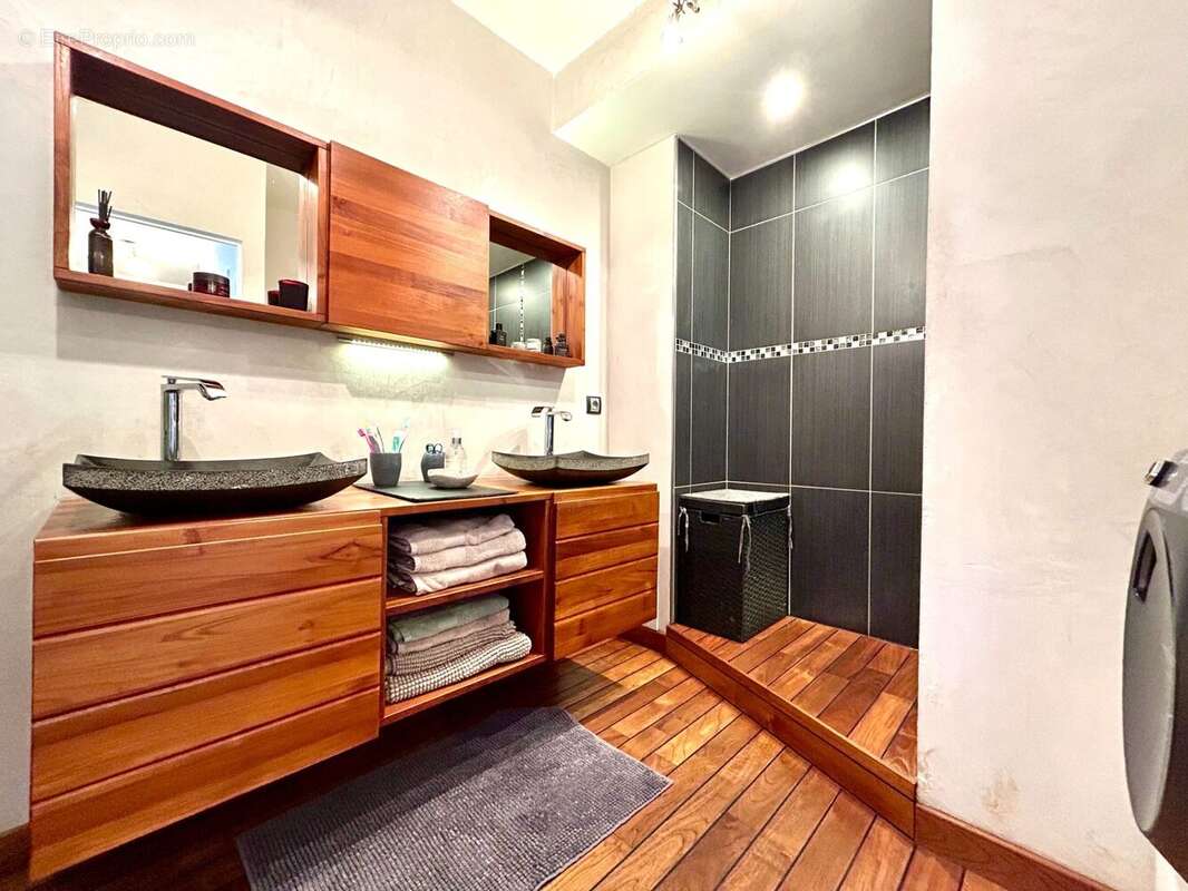Appartement à BOURG-DE-PEAGE