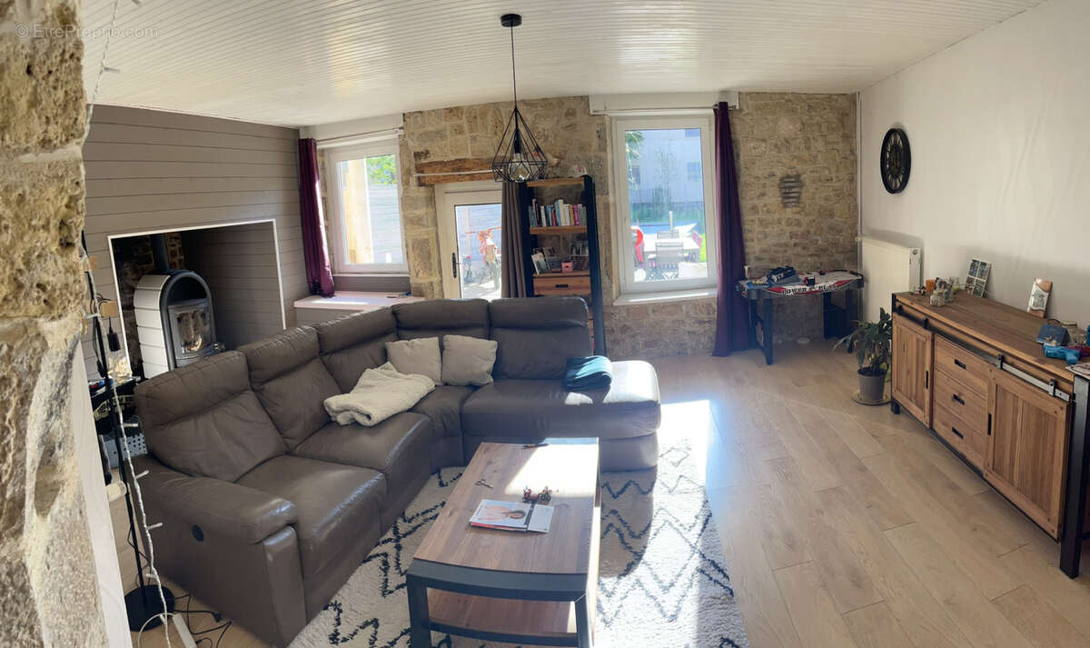 Maison à MOUTHIER-HAUTE-PIERRE