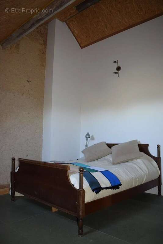 Maison à CHARRIN