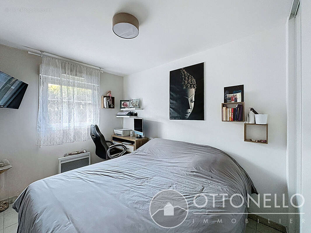 Appartement à ROQUEBRUNE-SUR-ARGENS