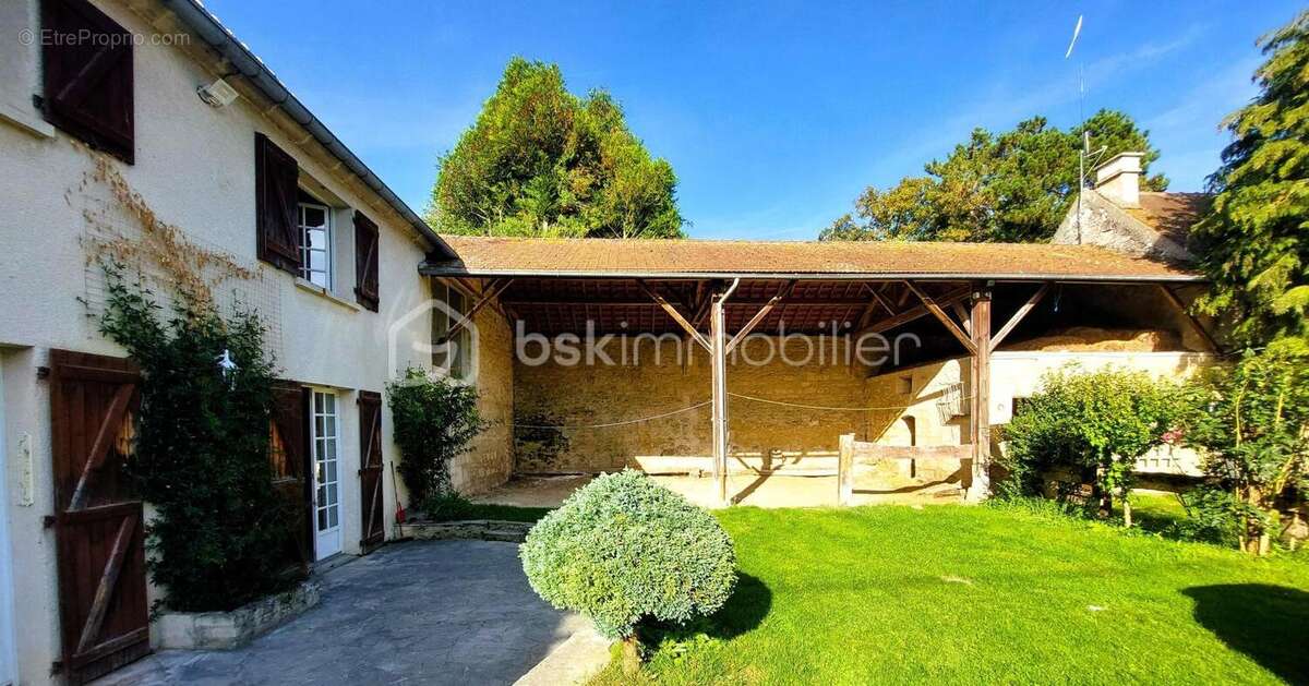 Maison à FRESNOY-LA-RIVIERE