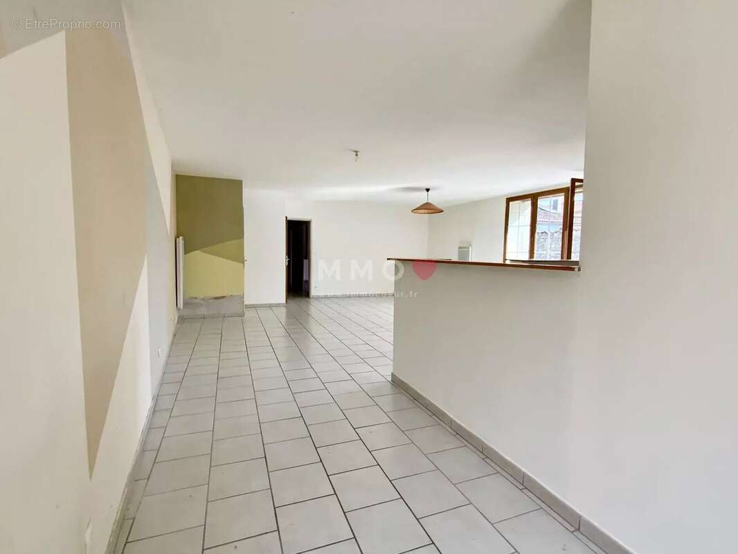 Maison à BEAUVAIS-SUR-MATHA