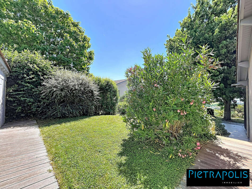 Maison 115 m² à Sourcieux-Les-Mines  - photo 5