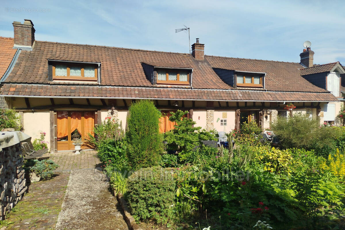 Maison à CALLENGEVILLE