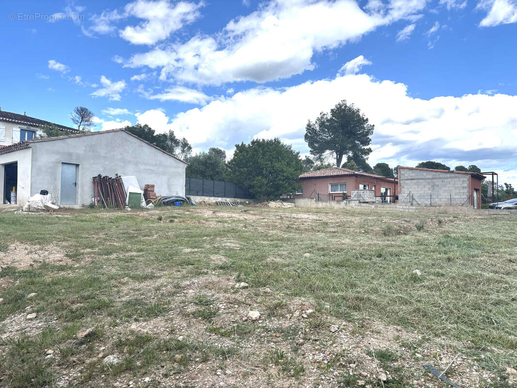 Terrain à FOX-AMPHOUX