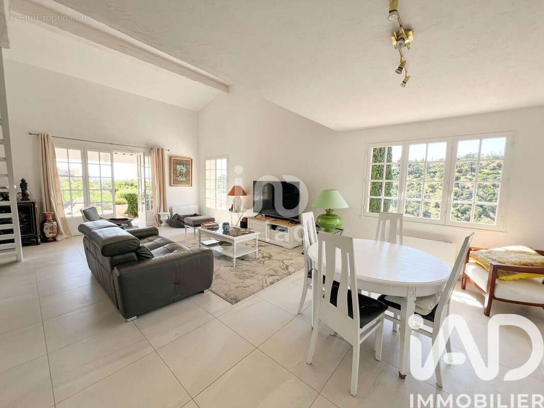 Photo 5 - Maison à LES ISSAMBRES