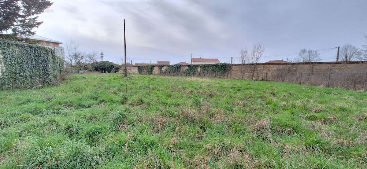 Terrain à BOURG-EN-BRESSE