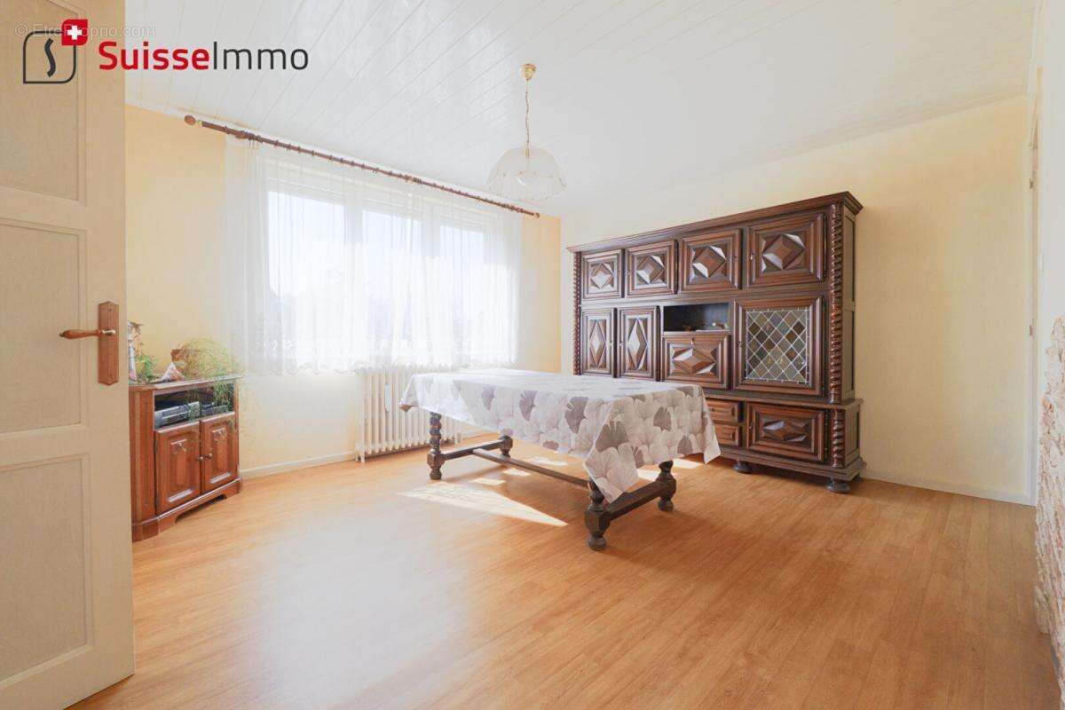 Maison à GRAND-CHARMONT