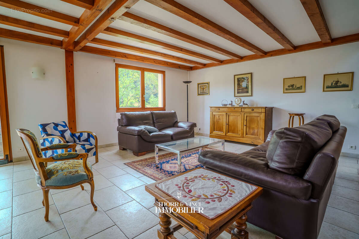 Duplex 6 pièces - 157m2 - Terrain 10 ares - Bendorf - photo 3