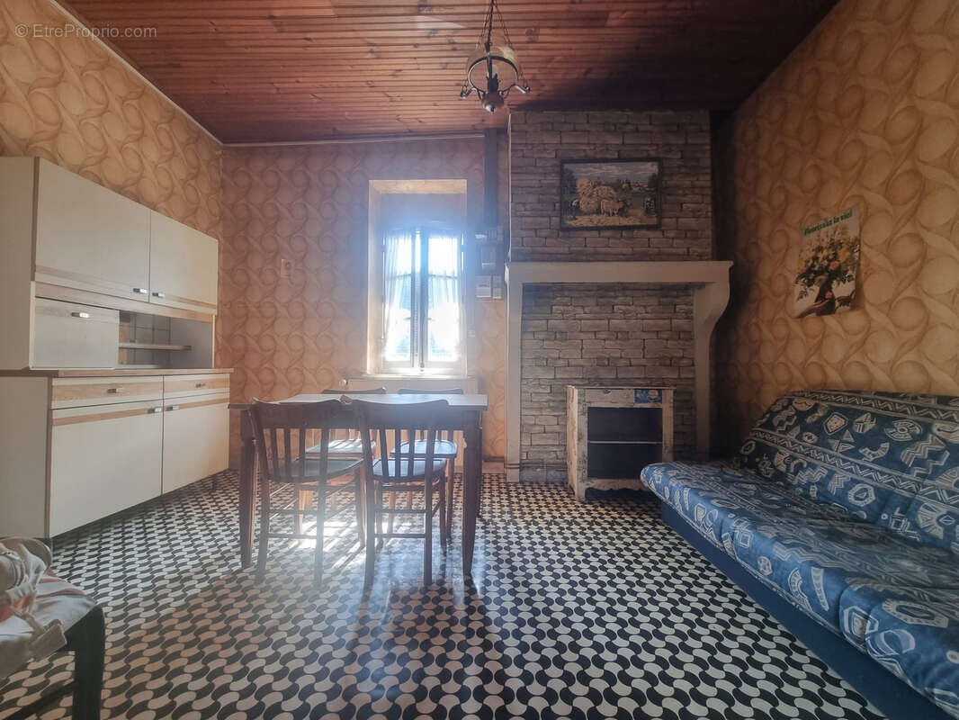 Maison à SAINT-MARCEL