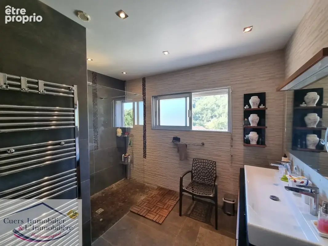 Collobrieres grande propriete de 3 logements avec piscine et garages - photo 17