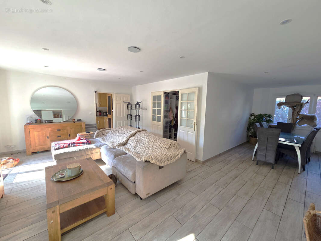 Maison à SAVIGNY-SUR-ORGE