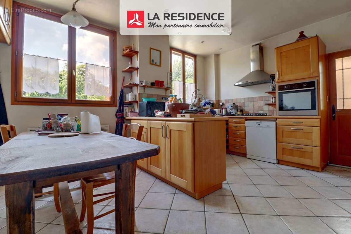 Maison à NEUVILLE-SUR-OISE