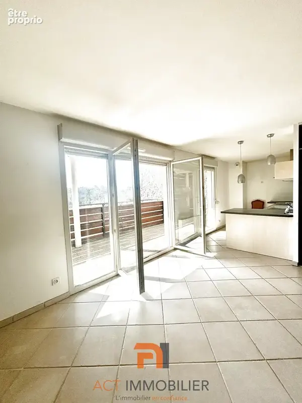 L'arbresle magnifique t4 76 m2, 2ème, ascenseur, séjour-cuisine 33 m2, 3ch, terrasse 17 m2, garage - photo 3