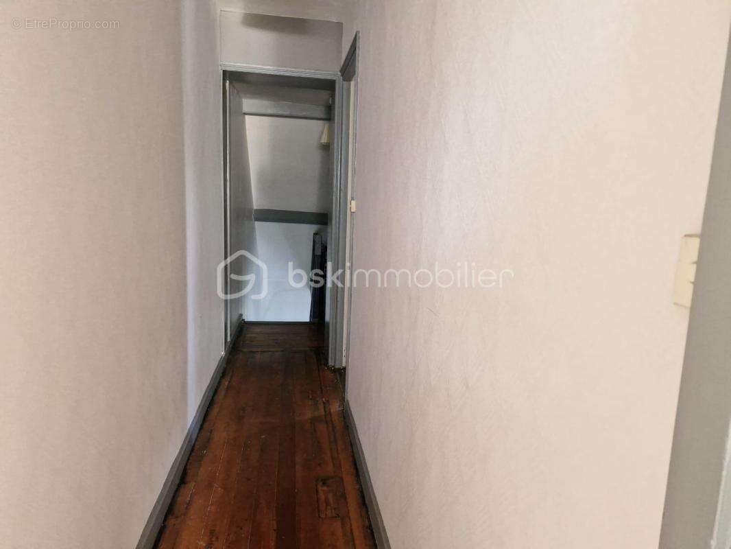 Vivez le charme de l'ancien au coeur de Wattrelos ! 4 chambres, jardin, garage - photo 9